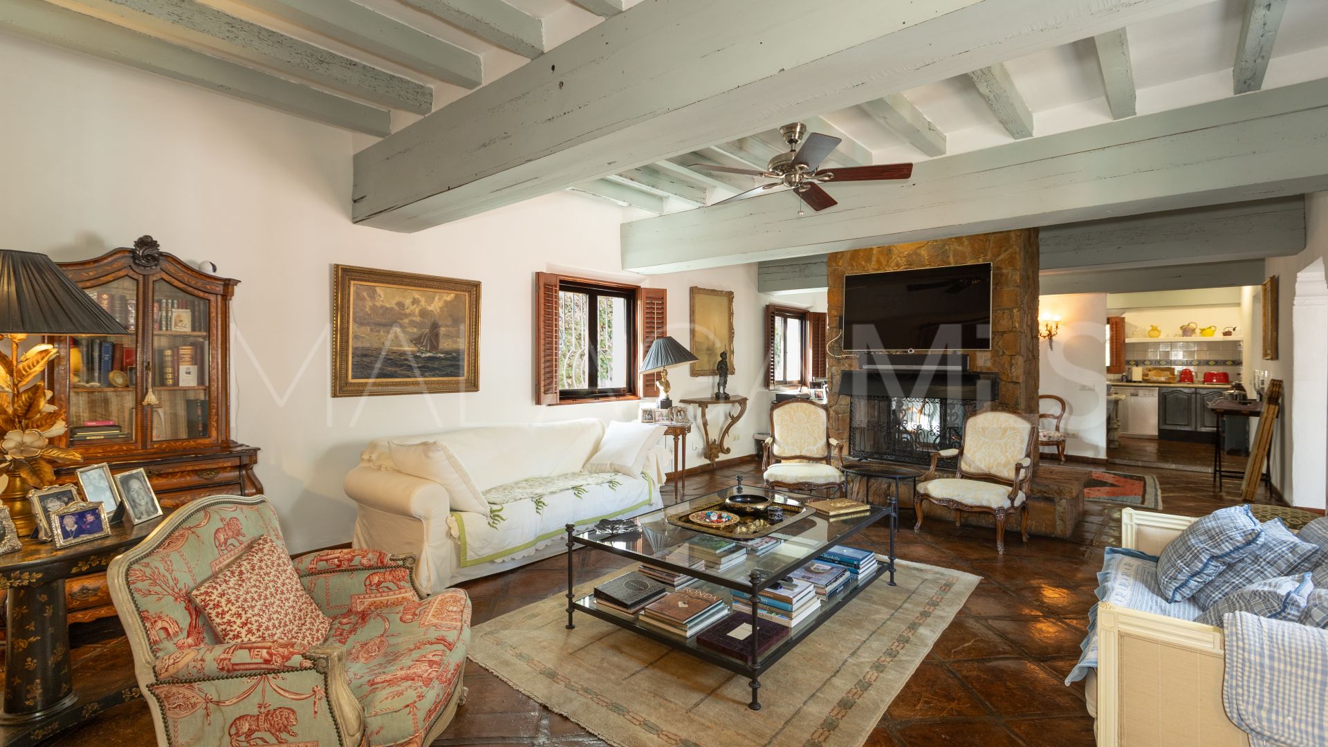 5 bedrooms villa for sale in Nueva Andalucia