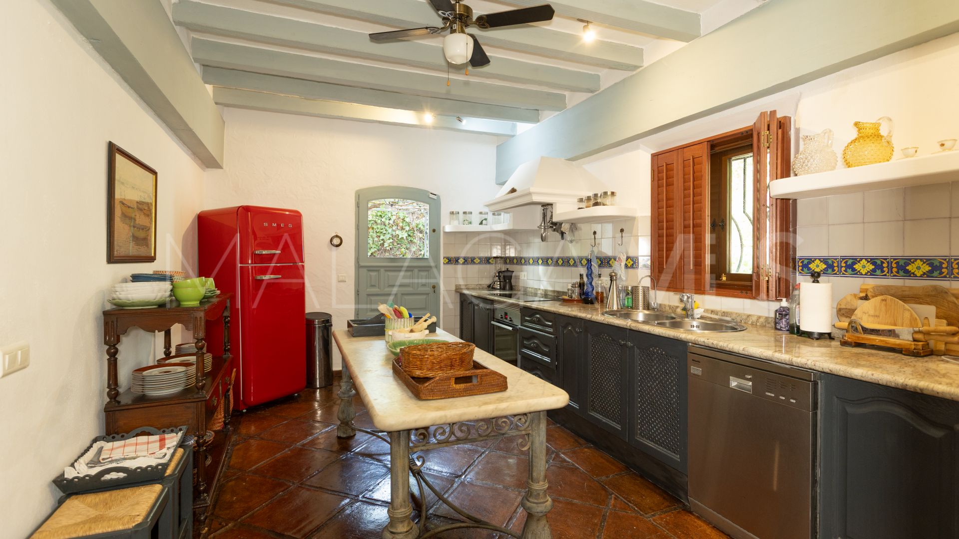 5 bedrooms villa for sale in Nueva Andalucia