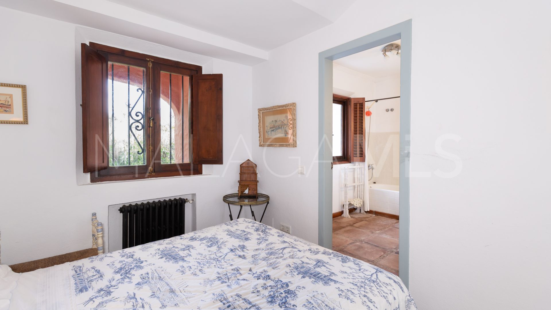 5 bedrooms villa for sale in Nueva Andalucia