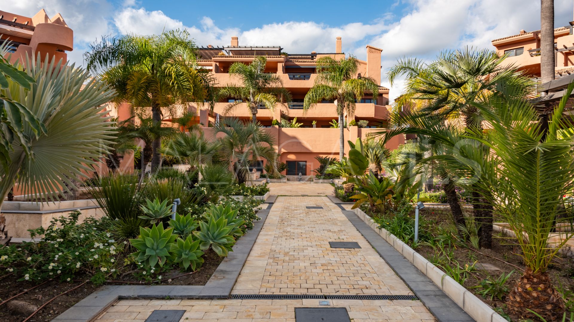 Lägenhet for sale in Estepona
