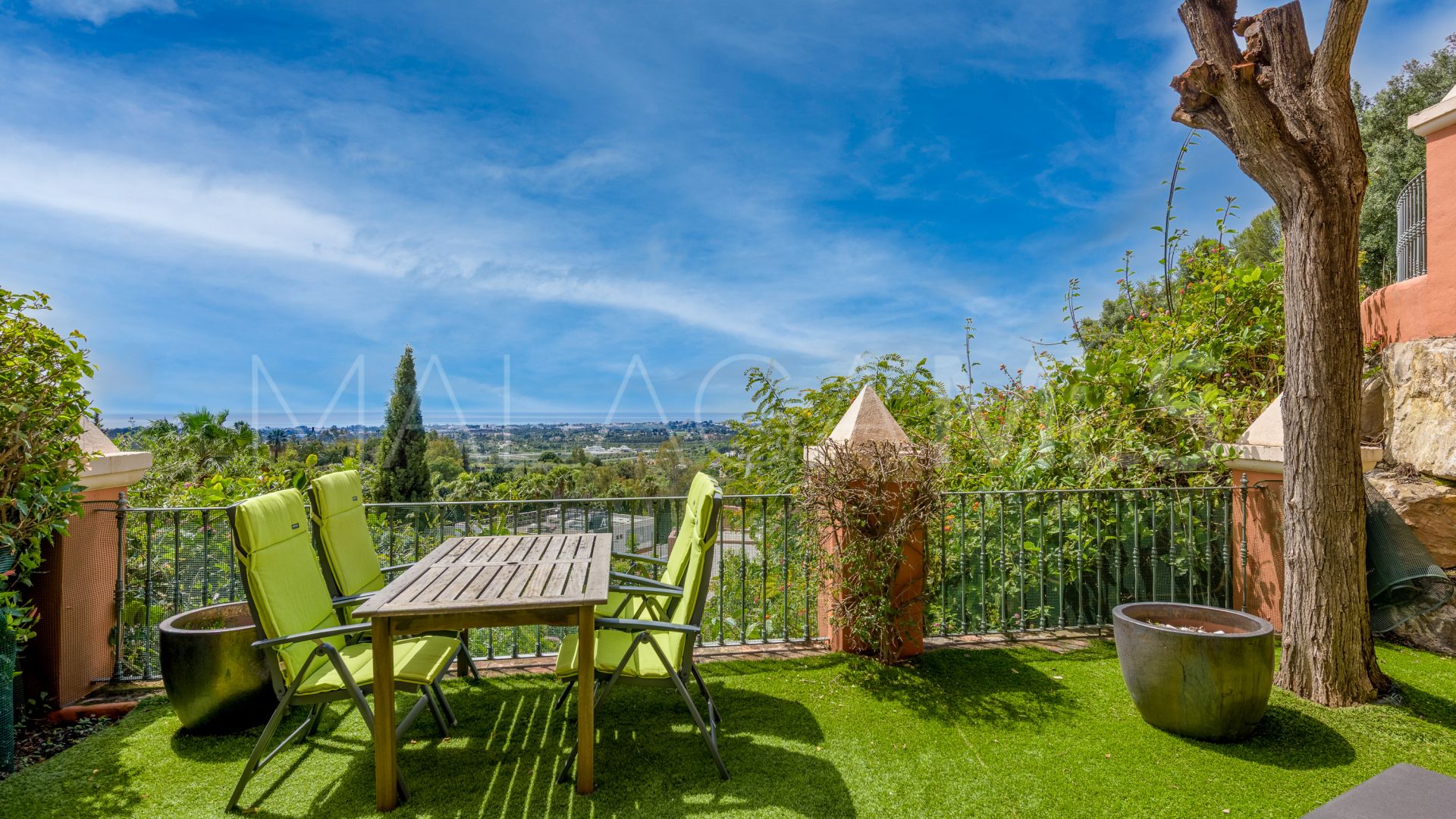 Ground floor apartment for sale in Monte Halcones