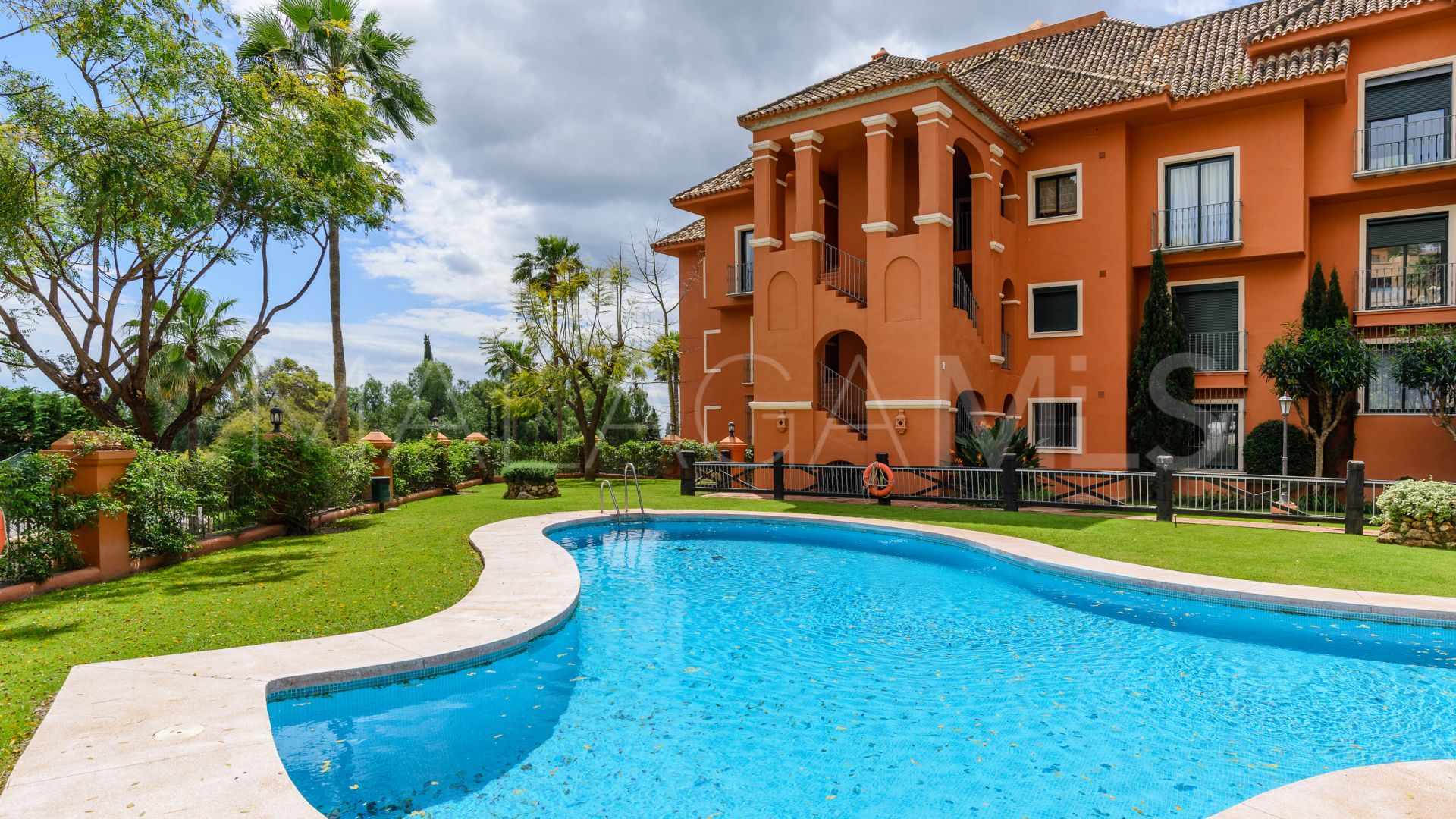 Ground floor apartment for sale in Monte Halcones
