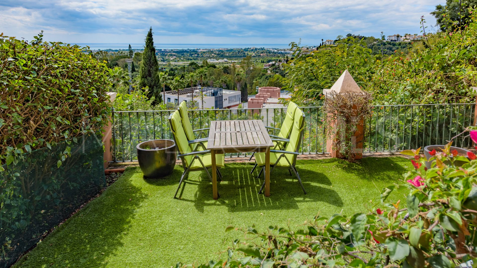 Ground floor apartment for sale in Monte Halcones