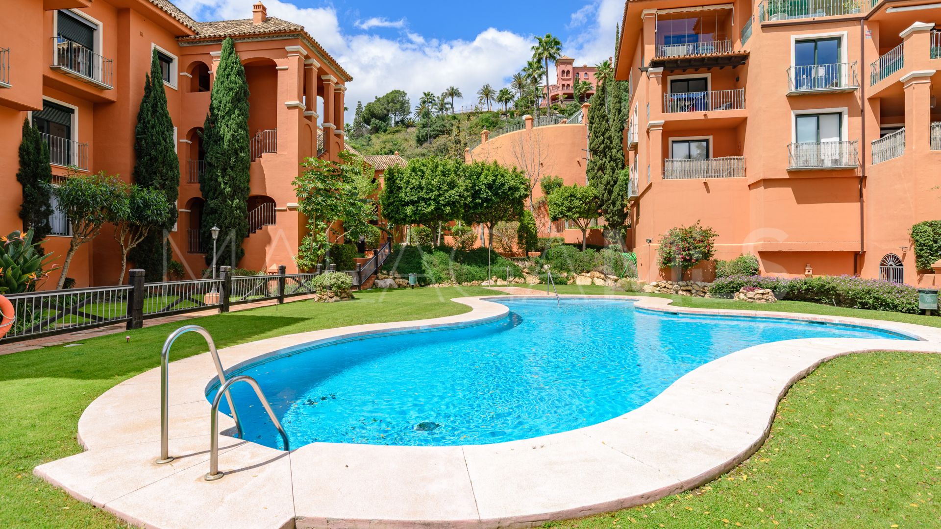 Ground floor apartment for sale in Monte Halcones