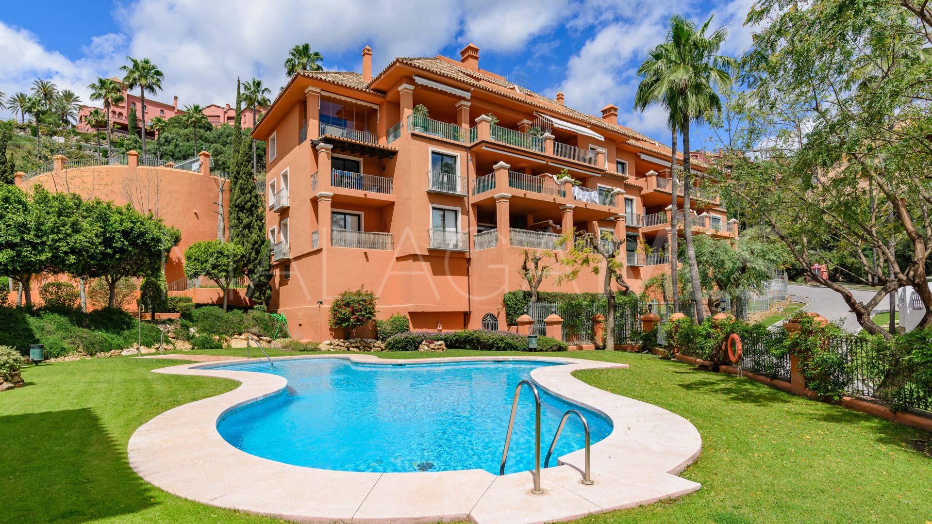 Ground floor apartment for sale in Monte Halcones