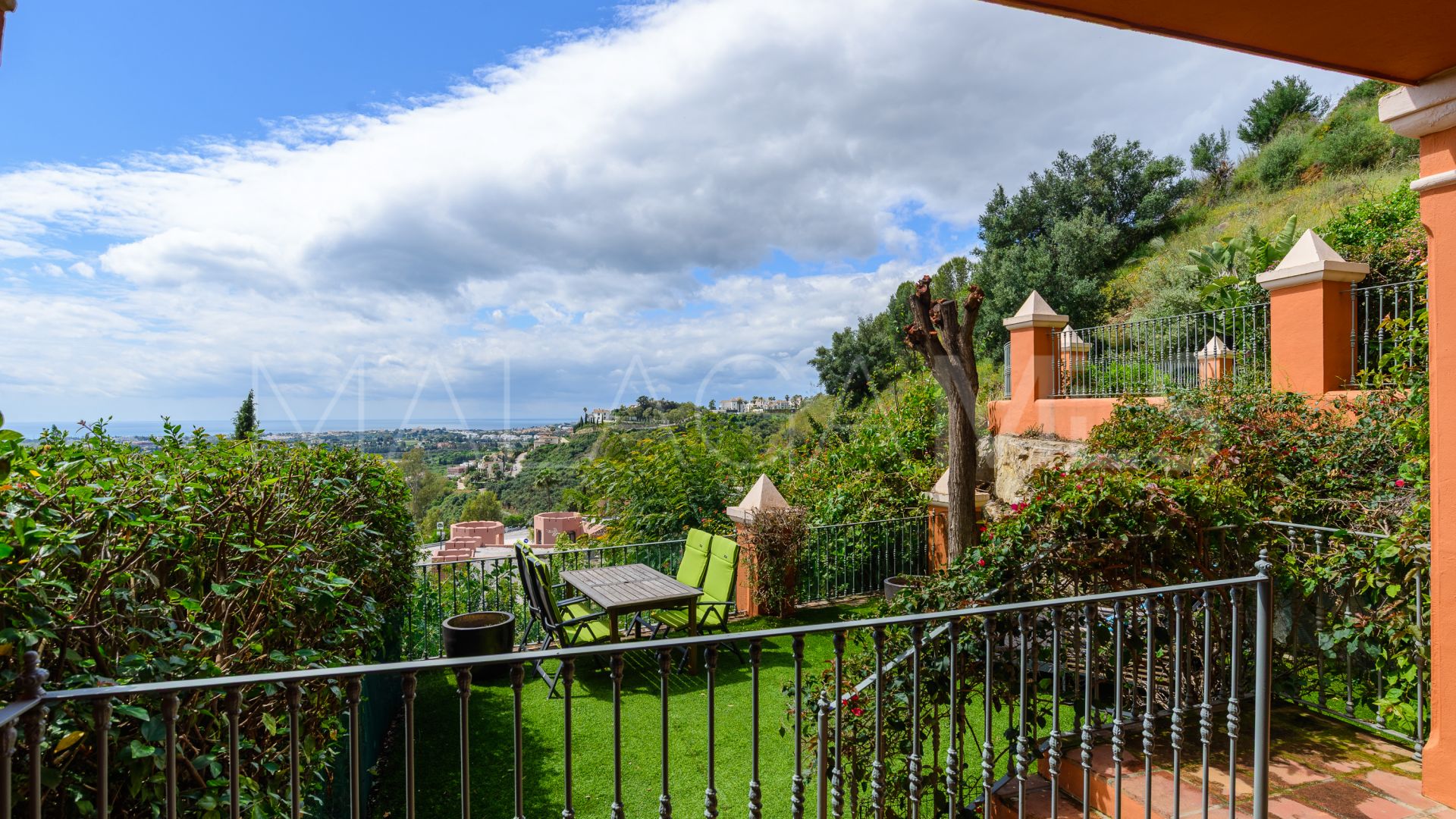 Ground floor apartment for sale in Monte Halcones