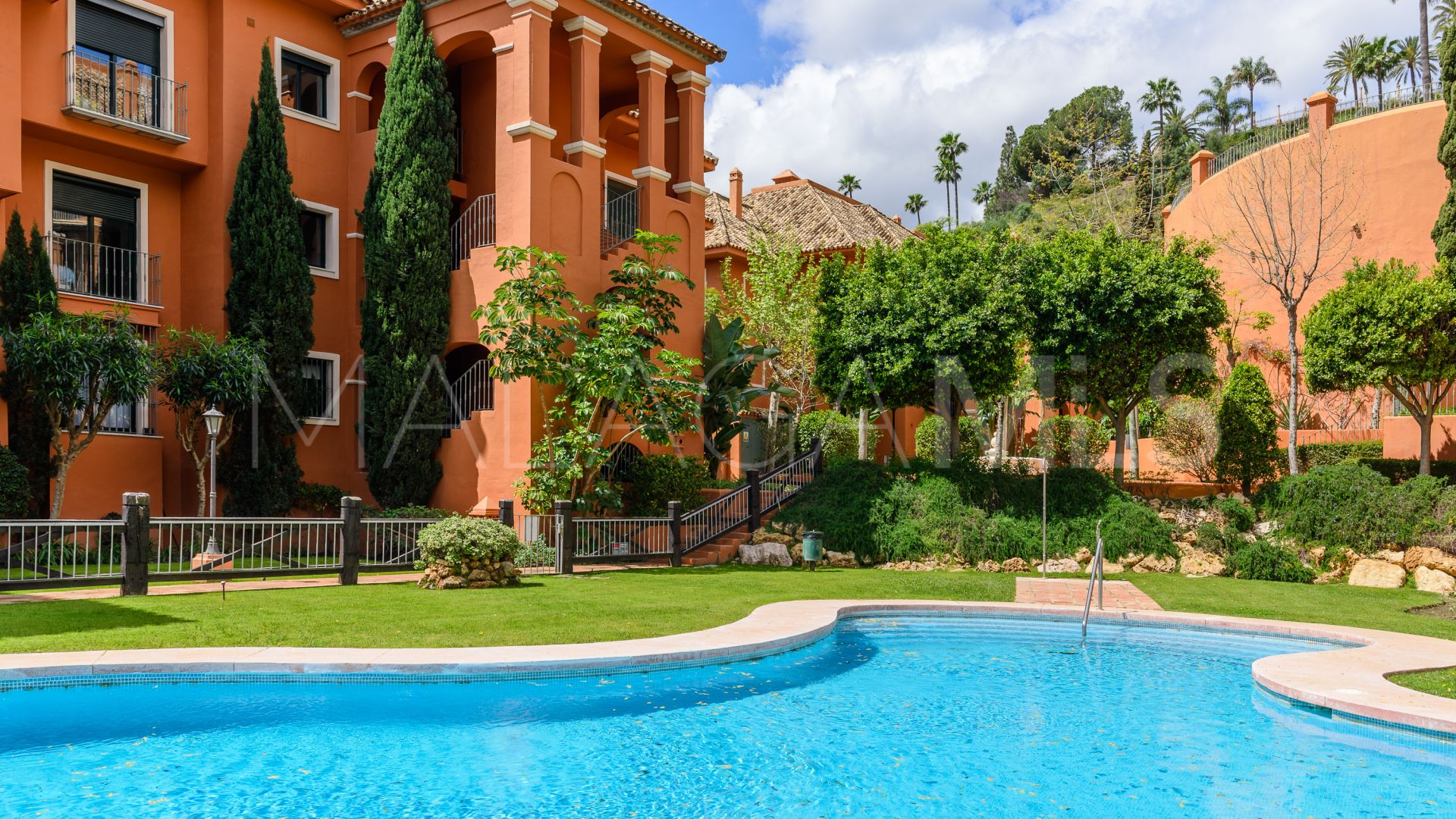 Ground floor apartment for sale in Monte Halcones