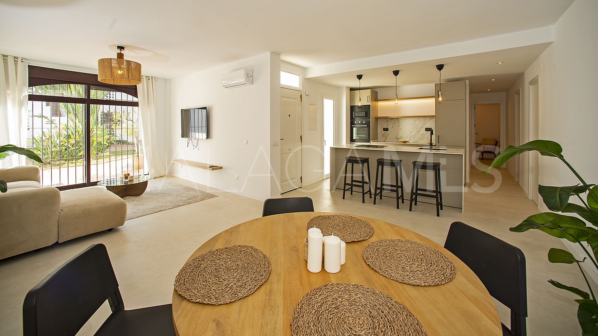 Appartement rez de chaussée for sale in Nueva Andalucia