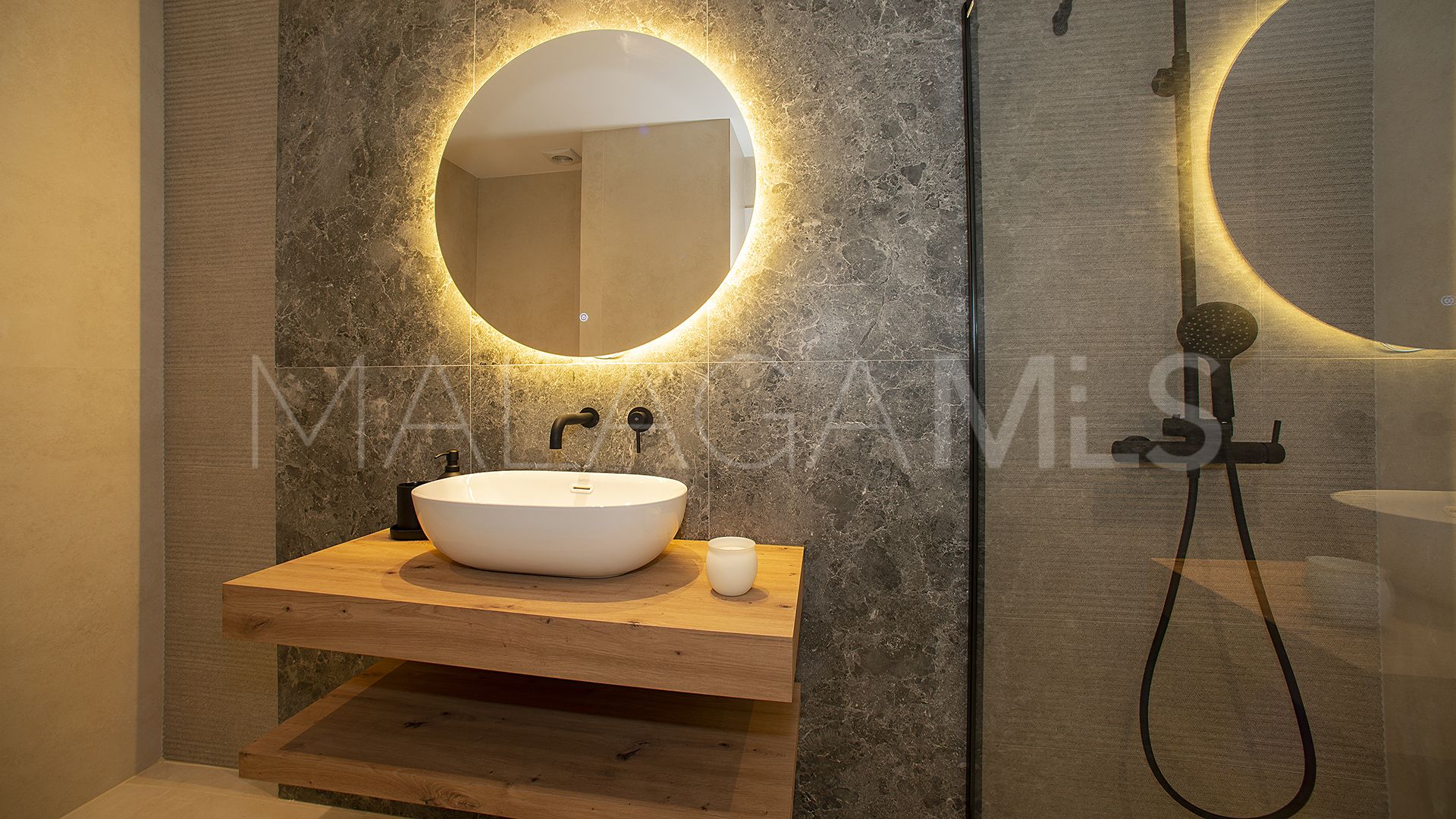 Appartement rez de chaussée for sale in Nueva Andalucia