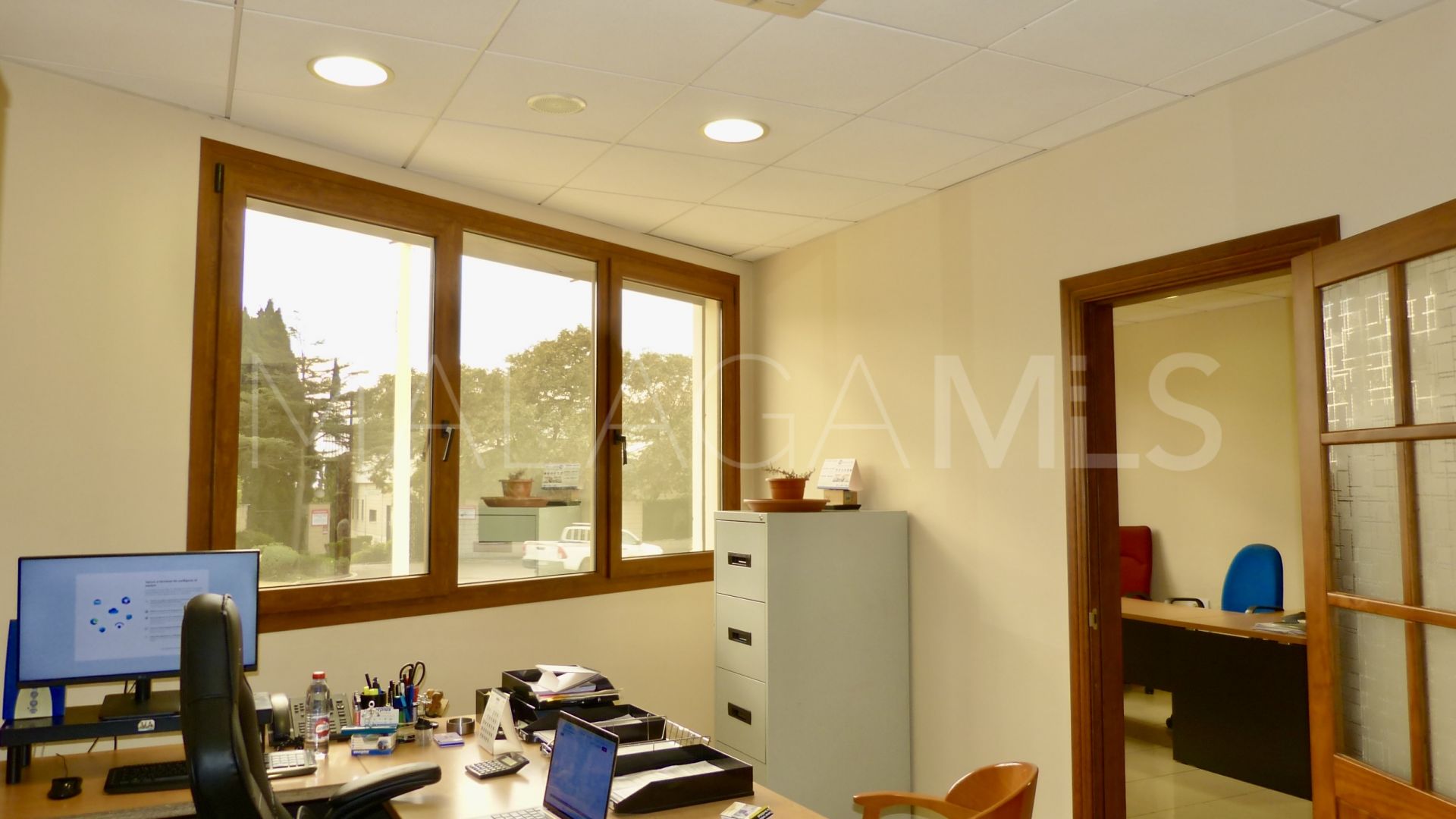 Se vende oficina in Cabopino