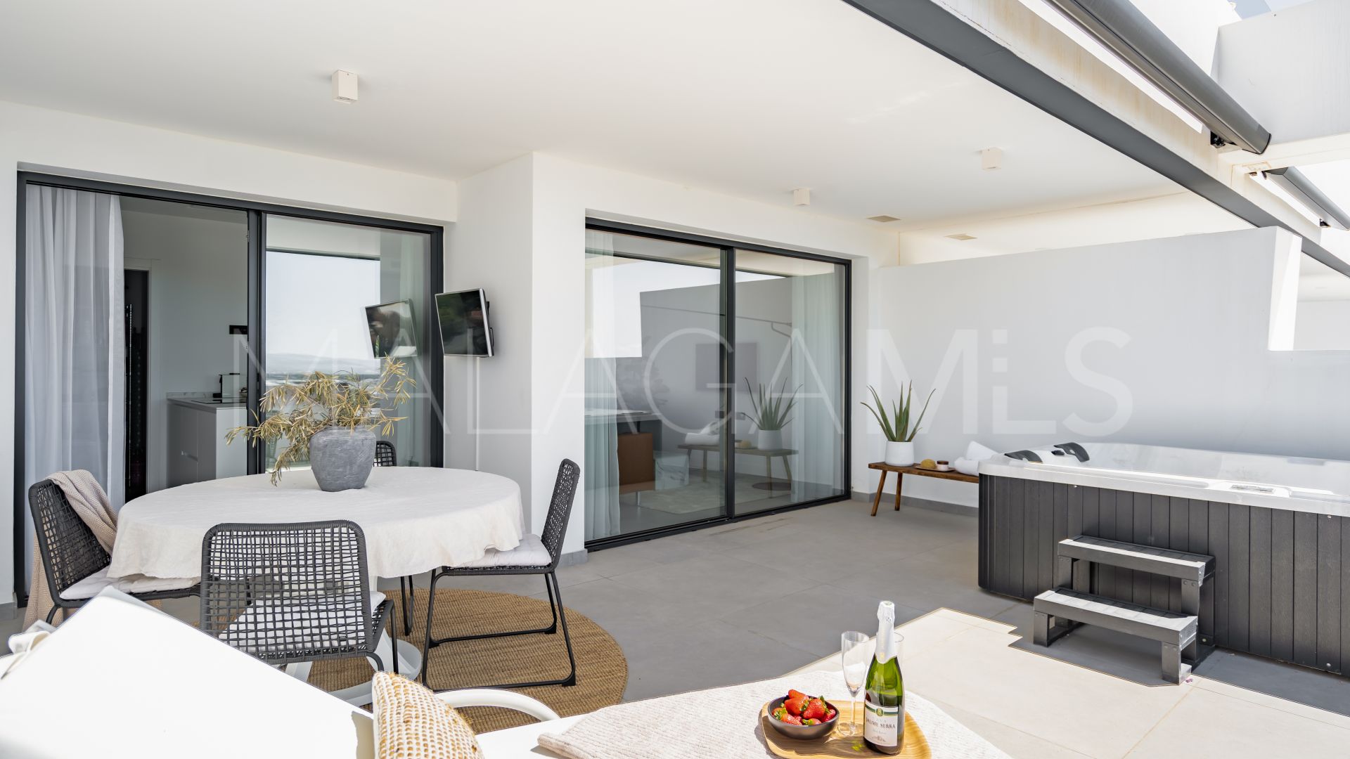 Takvåning for sale in Mirador de Estepona Hills