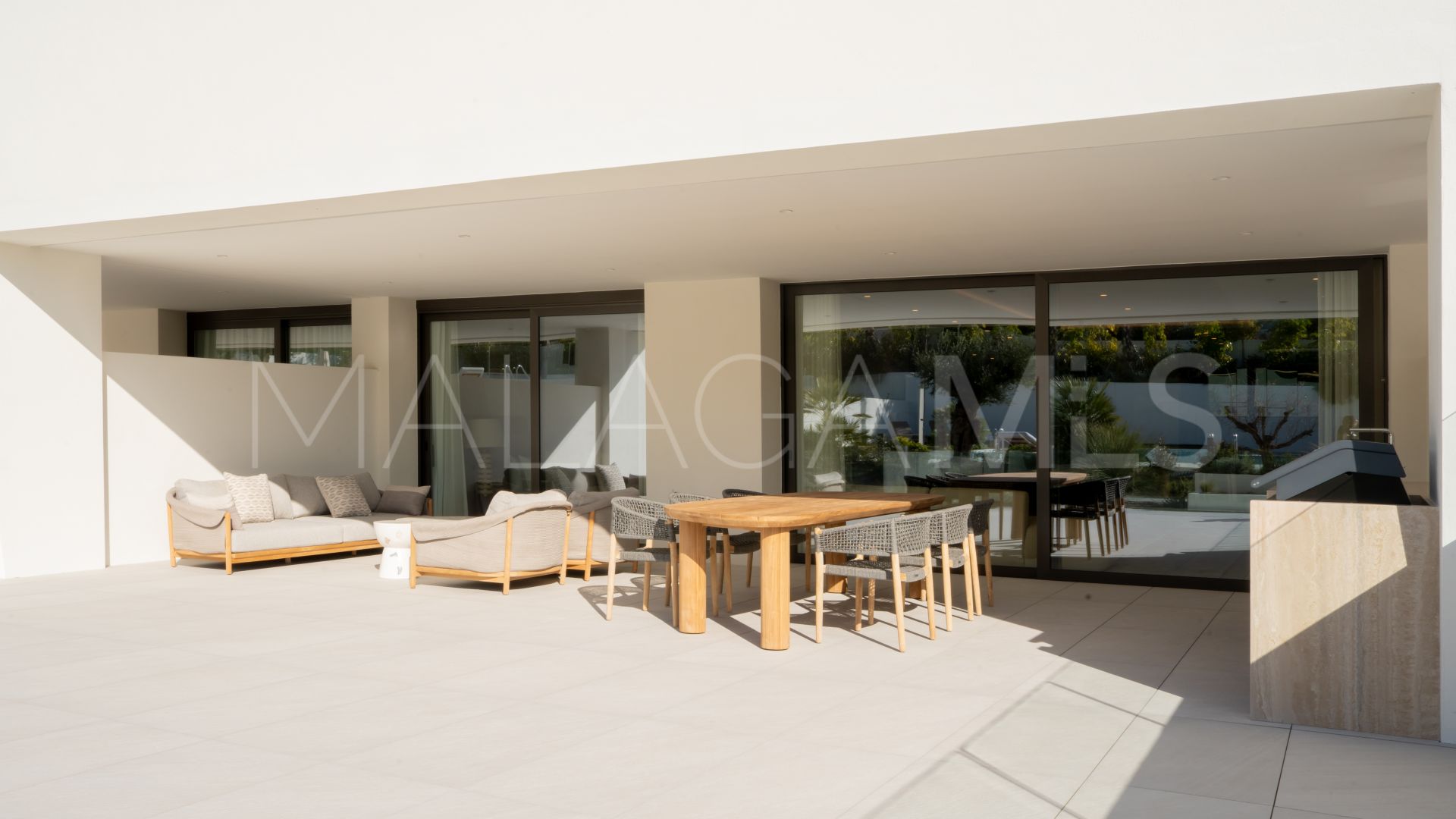 Duplex planta baja a la venta in Epic Marbella with 4 bedrooms