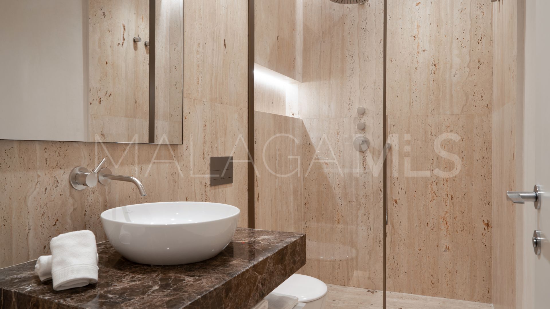 Duplex planta baja a la venta in Epic Marbella with 4 bedrooms