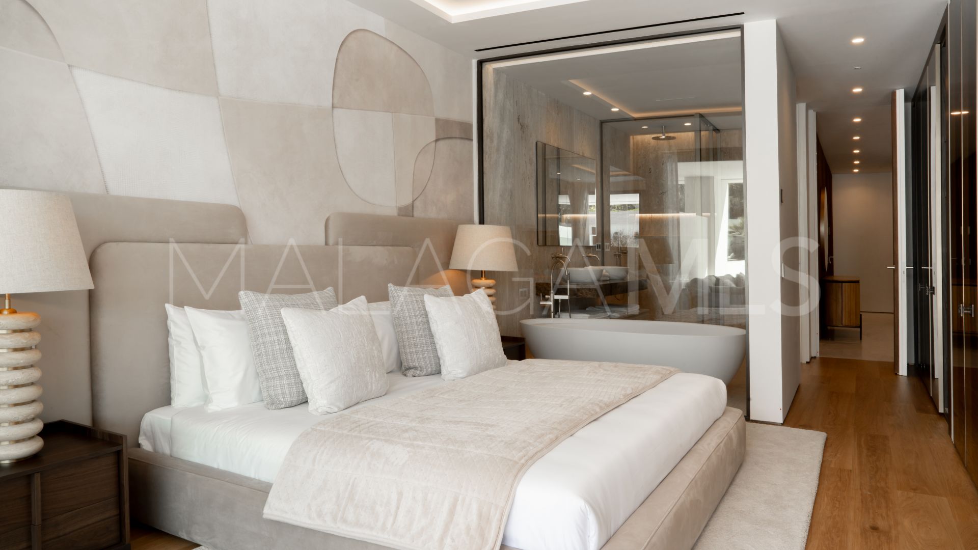 Duplex planta baja a la venta in Epic Marbella with 4 bedrooms
