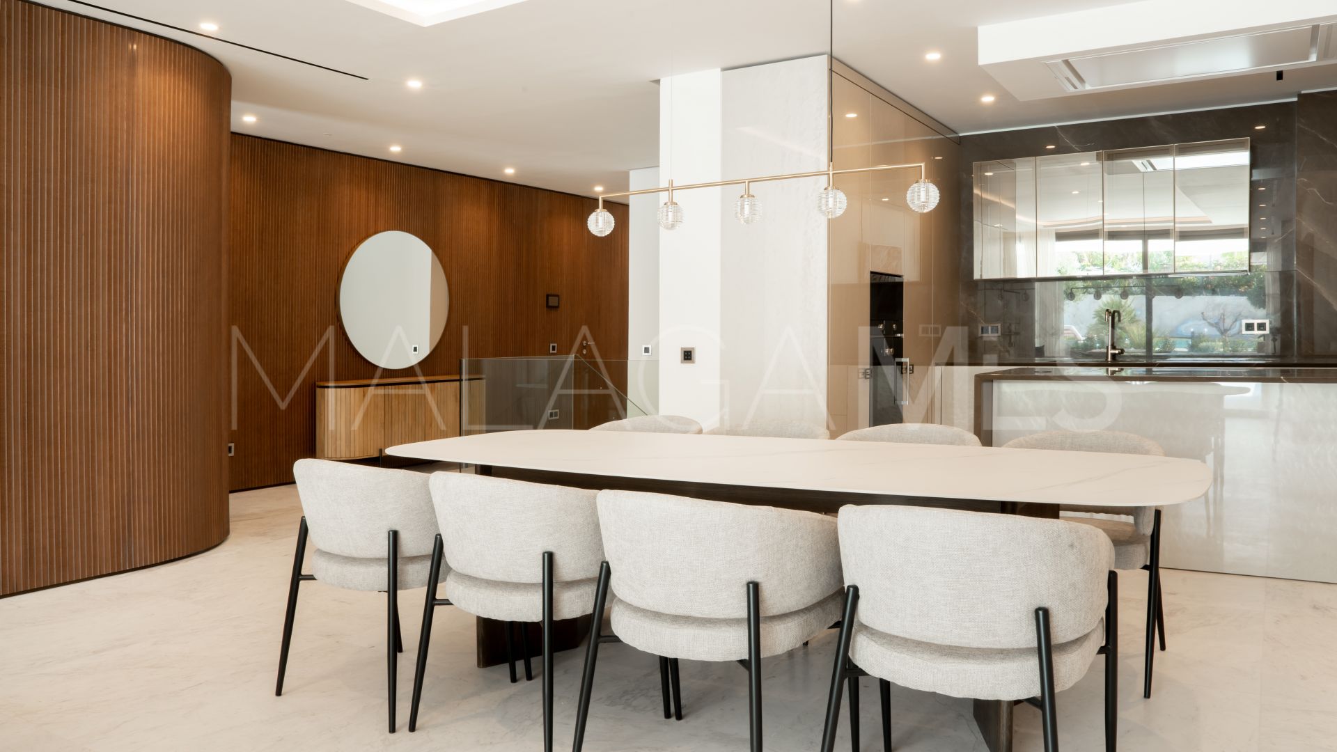 Duplex planta baja a la venta in Epic Marbella with 4 bedrooms