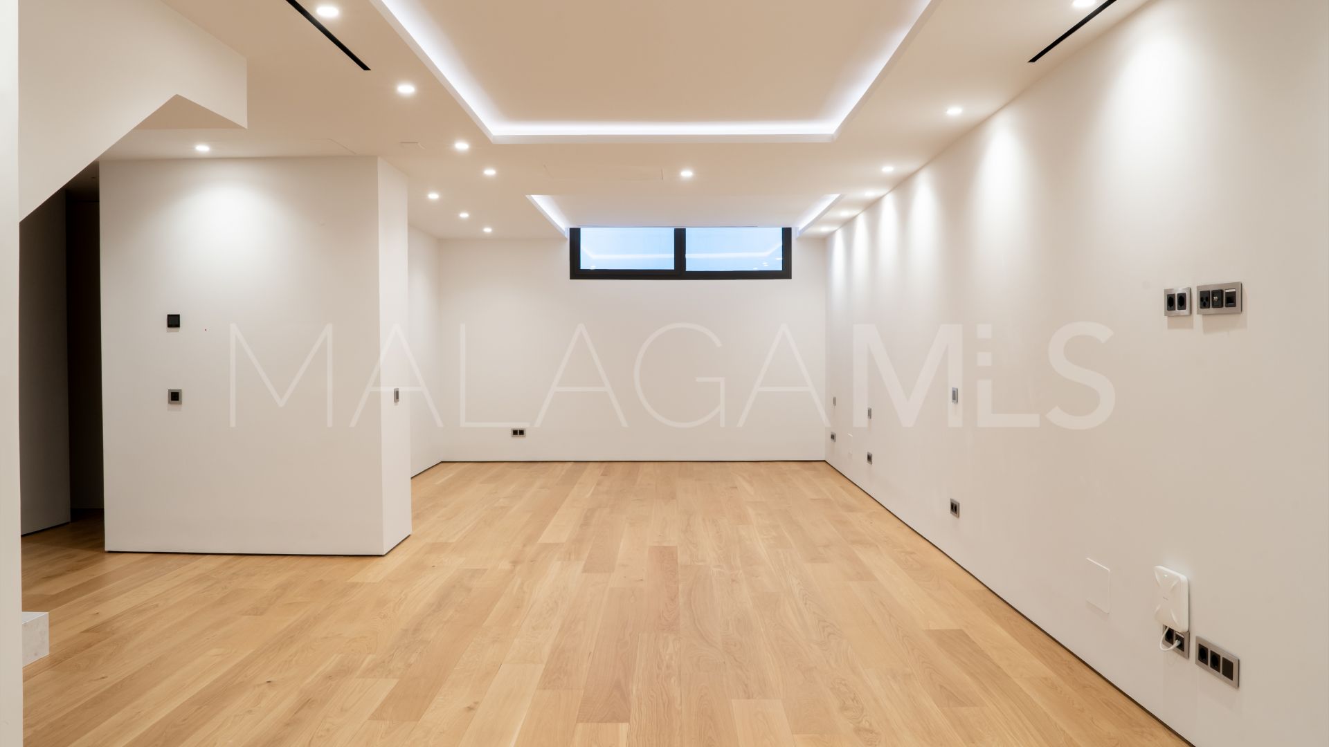 Duplex planta baja a la venta in Epic Marbella with 4 bedrooms