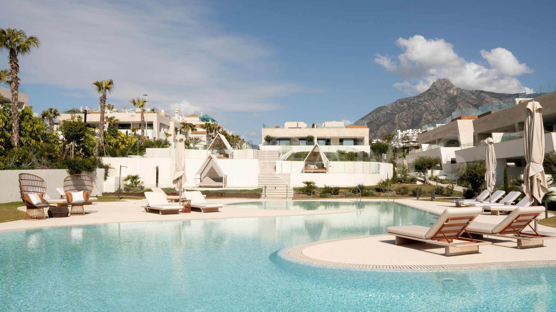 Duplex rez de chaussée for sale in Epic Marbella
