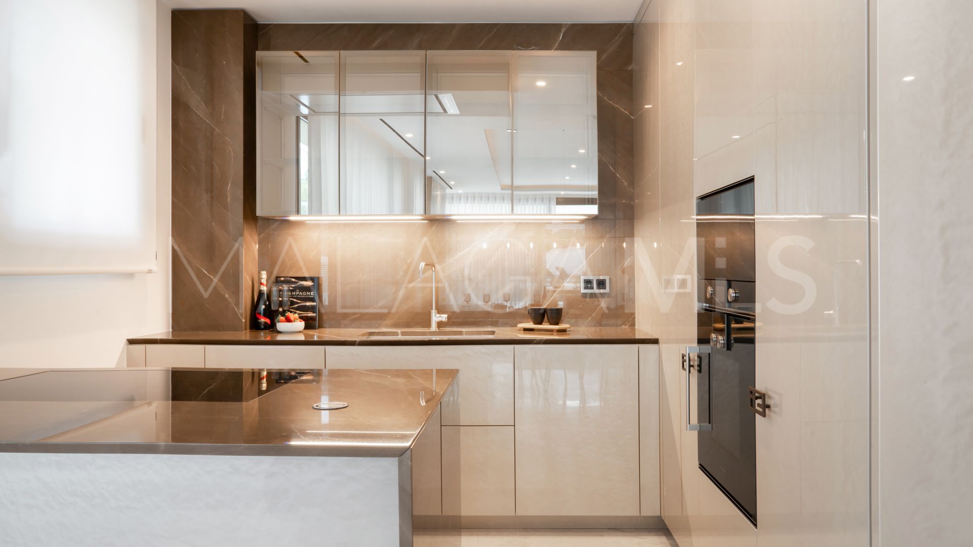 Duplex rez de chaussée for sale in Epic Marbella