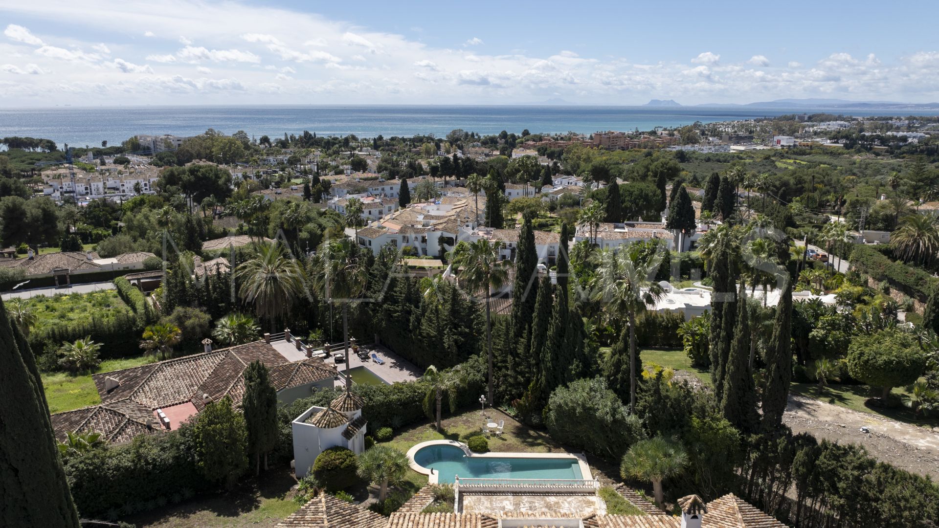 For sale El Paraiso villa with 4 bedrooms