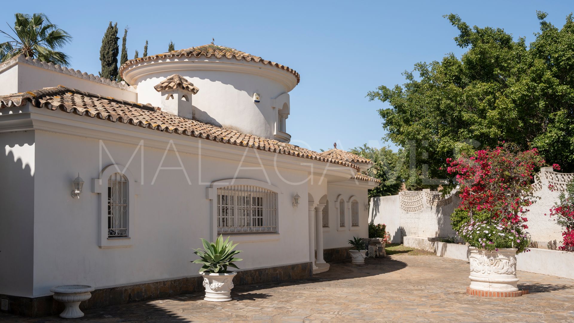 For sale El Paraiso villa with 4 bedrooms