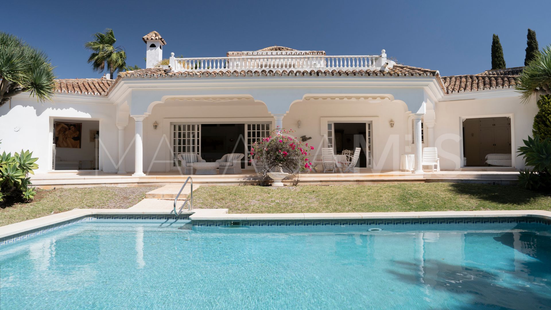 For sale El Paraiso villa with 4 bedrooms