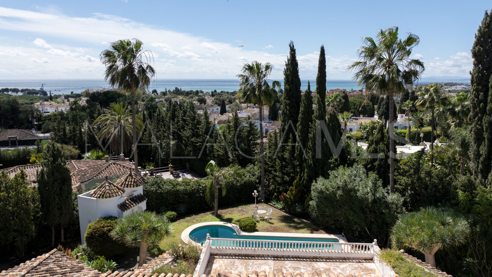 For sale El Paraiso villa with 4 bedrooms