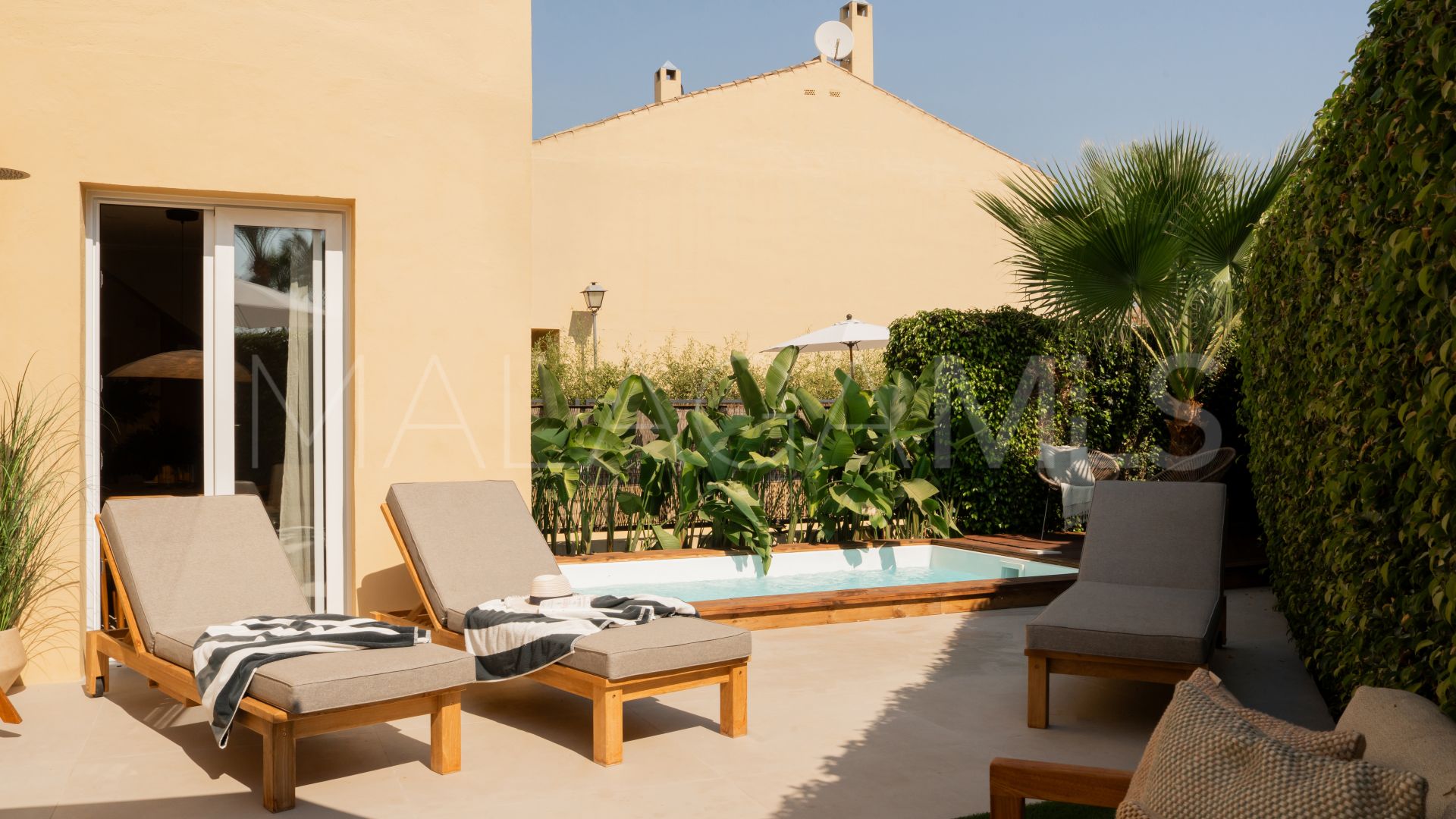 Buy town house in Azalea Beach