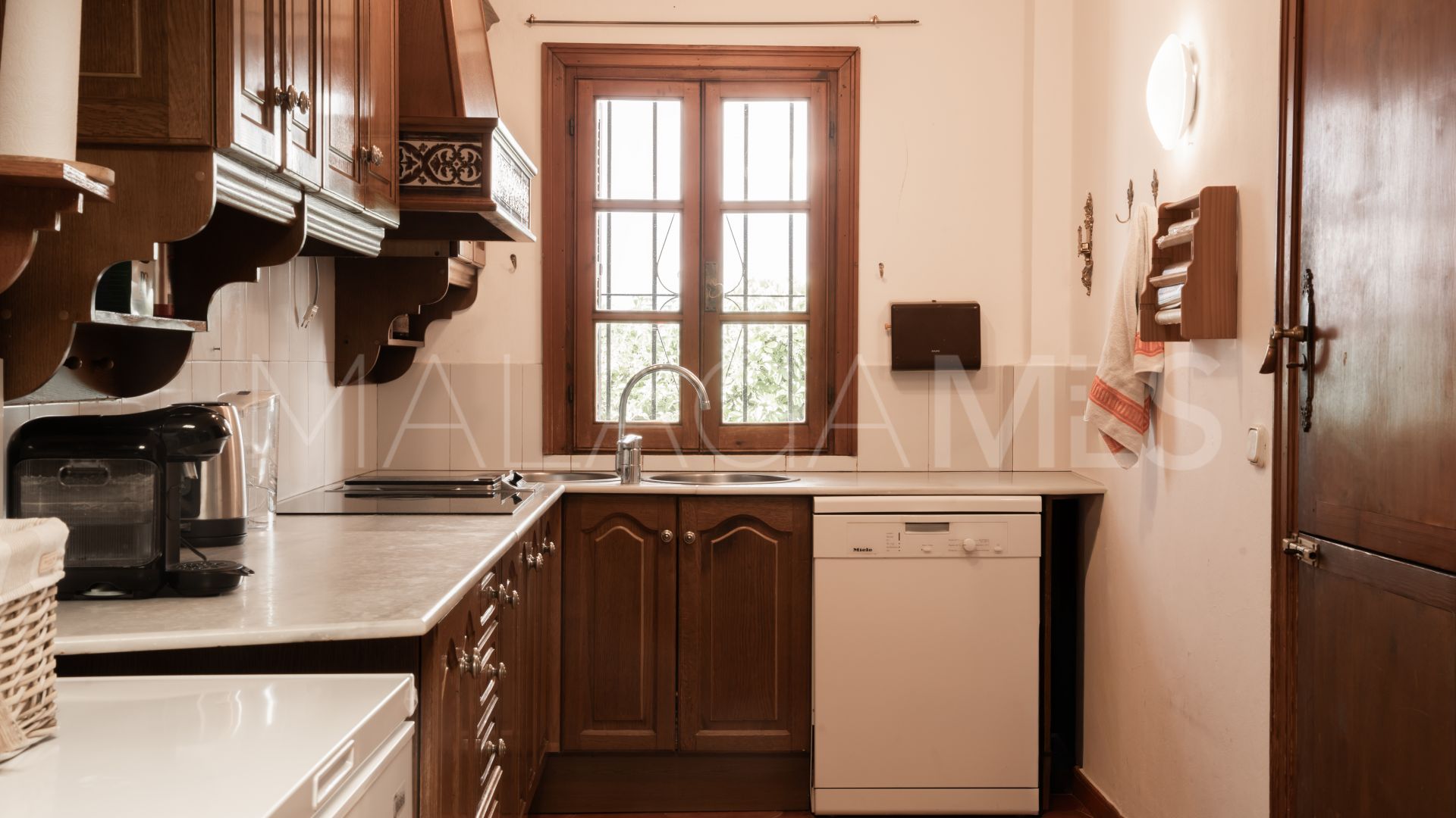 Buy villa with 5 bedrooms in Seghers