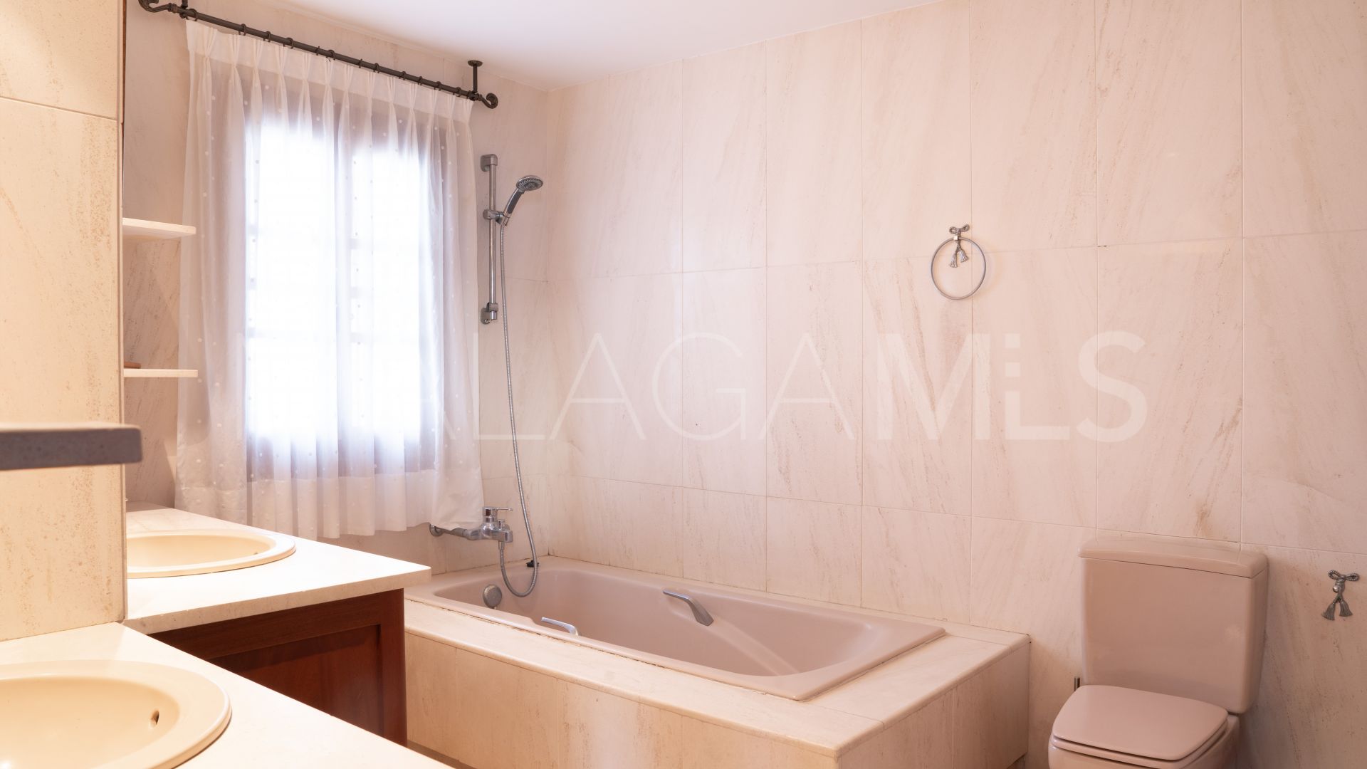 Buy villa with 5 bedrooms in Seghers