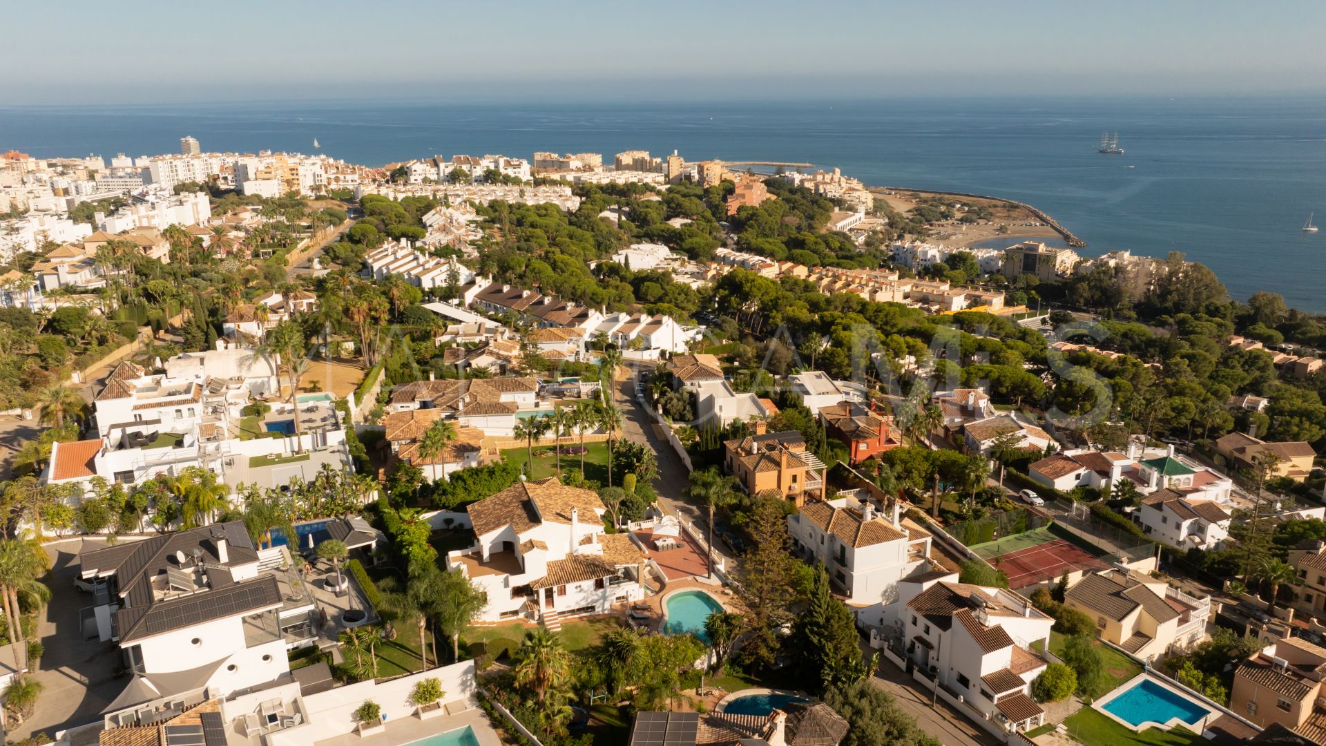 Buy villa with 5 bedrooms in Seghers