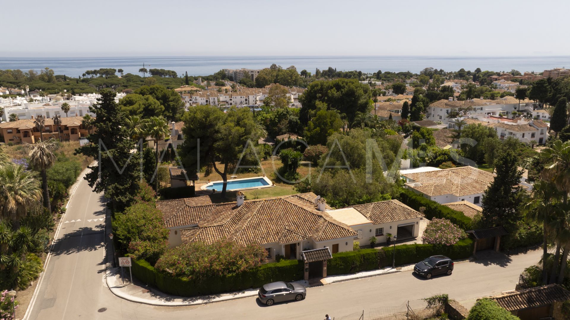 Plot in El Paraiso for sale