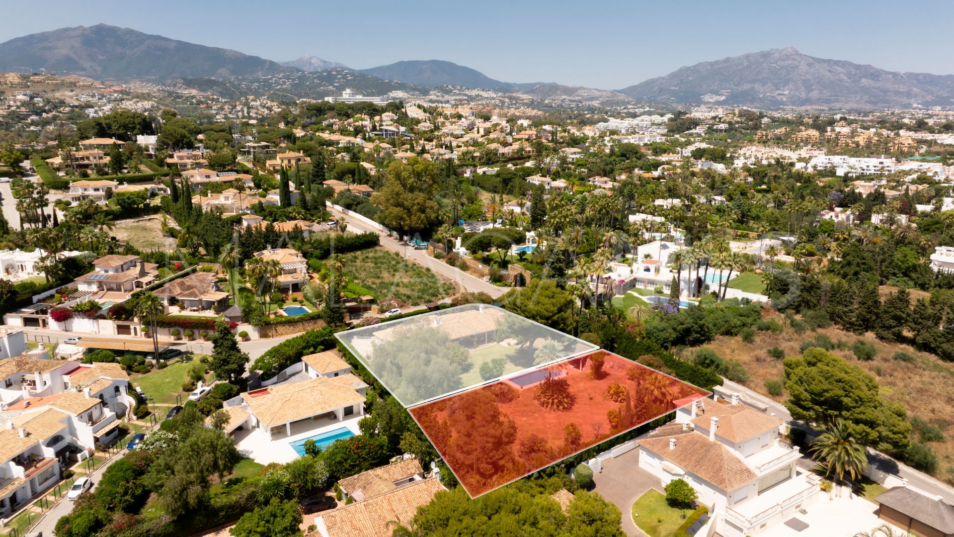 Plot in El Paraiso for sale