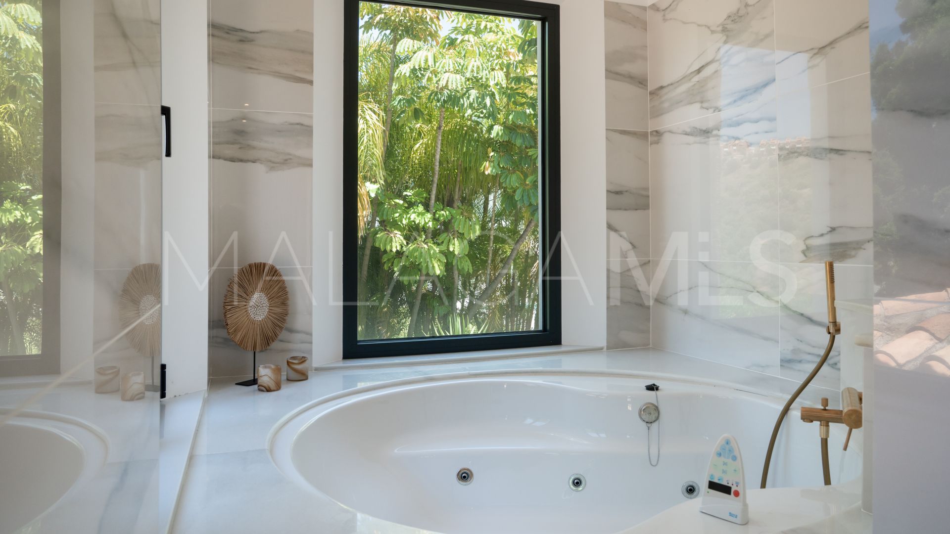 Villa for sale in Paraiso Alto