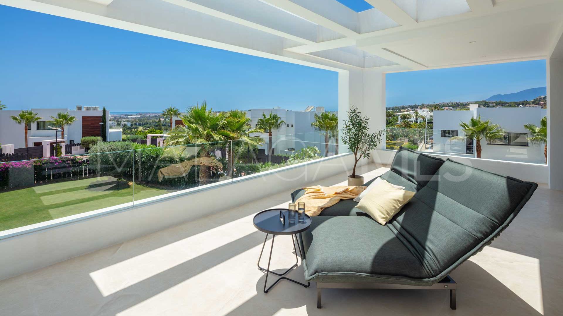 Villa for sale in Nueva Andalucia