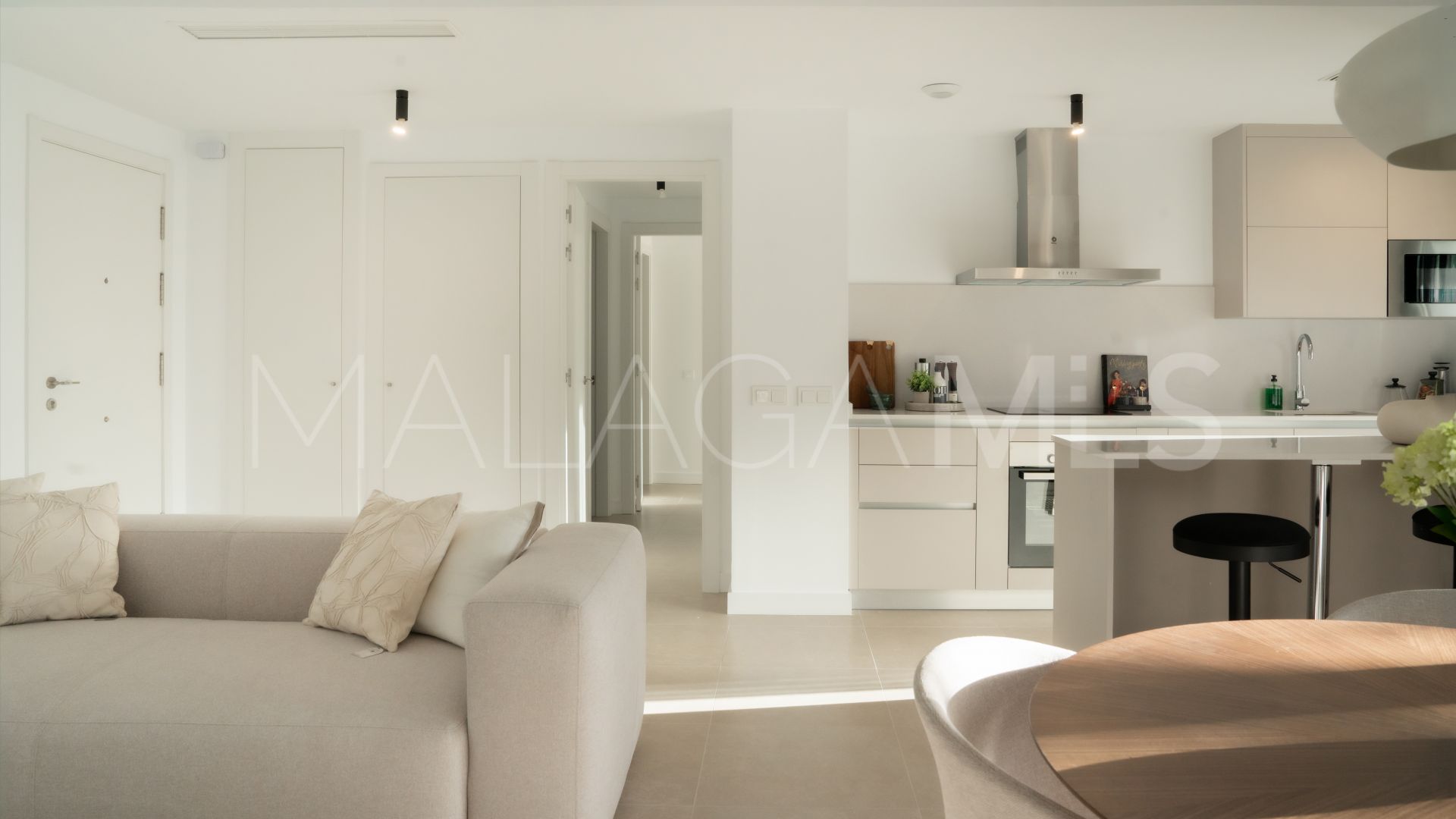 Ground floor apartment with 2 bedrooms for sale in Estepona Town