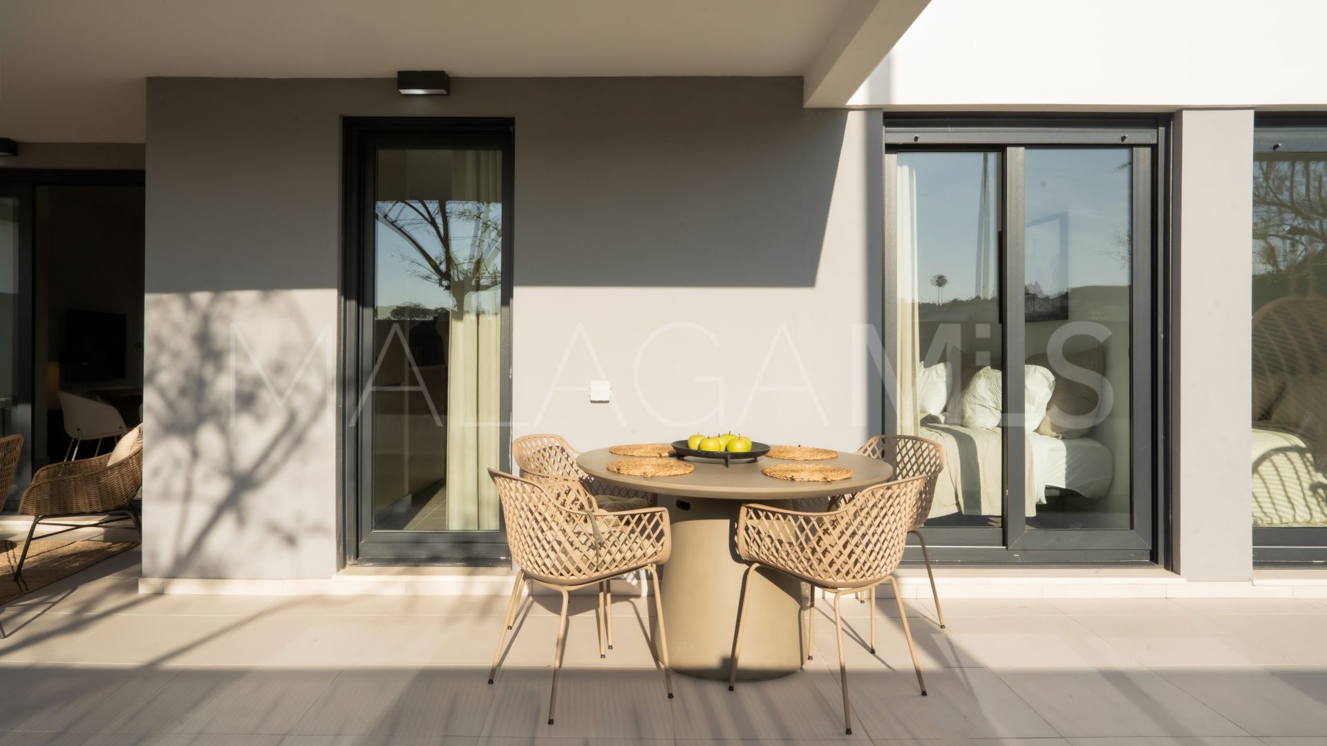 Ground floor apartment with 2 bedrooms for sale in Estepona Town