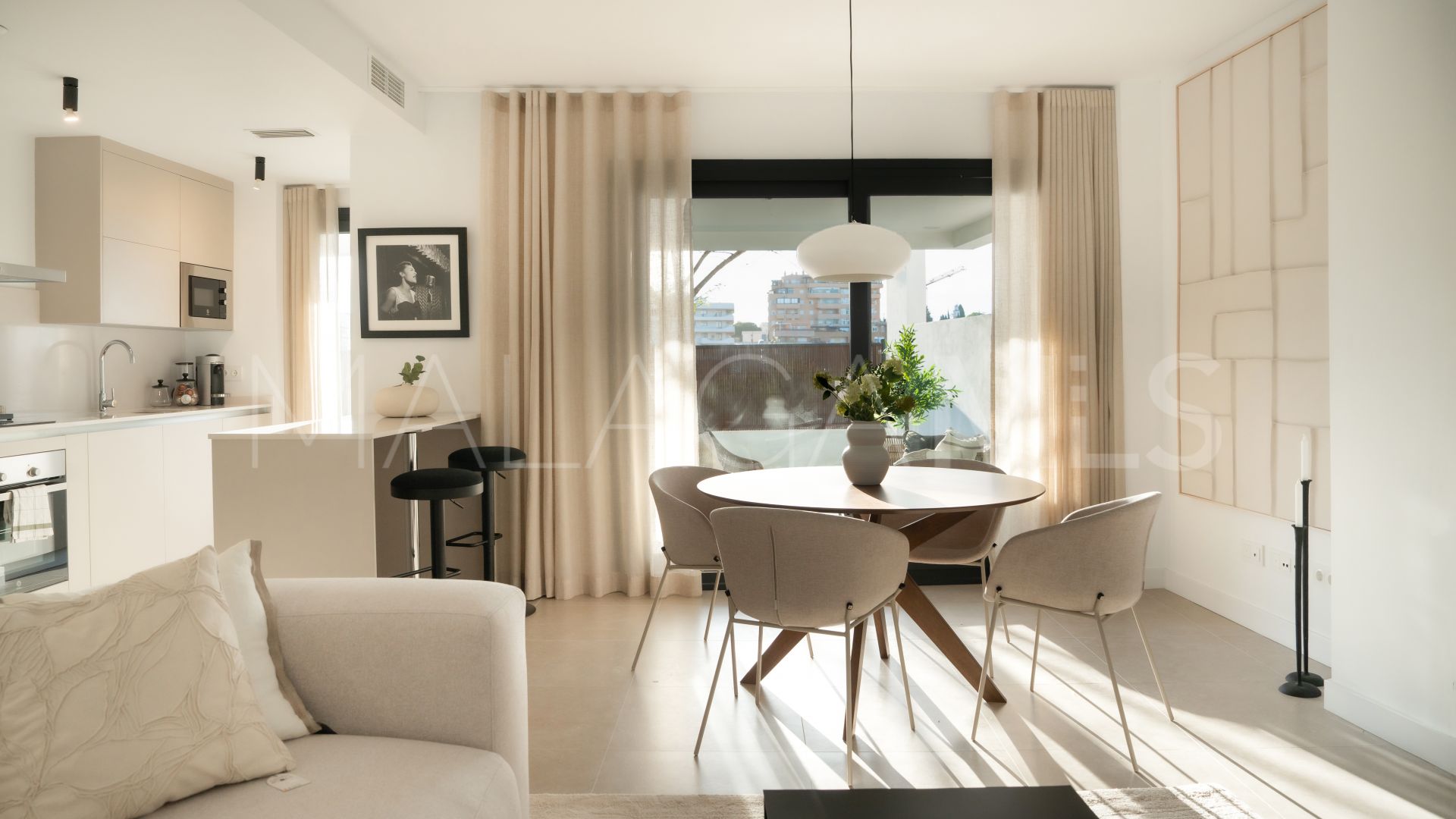 Ground floor apartment with 2 bedrooms for sale in Estepona Town