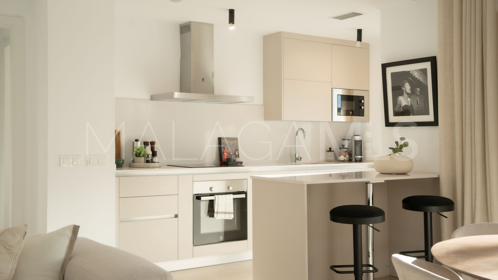 Ground floor apartment with 2 bedrooms for sale in Estepona Town