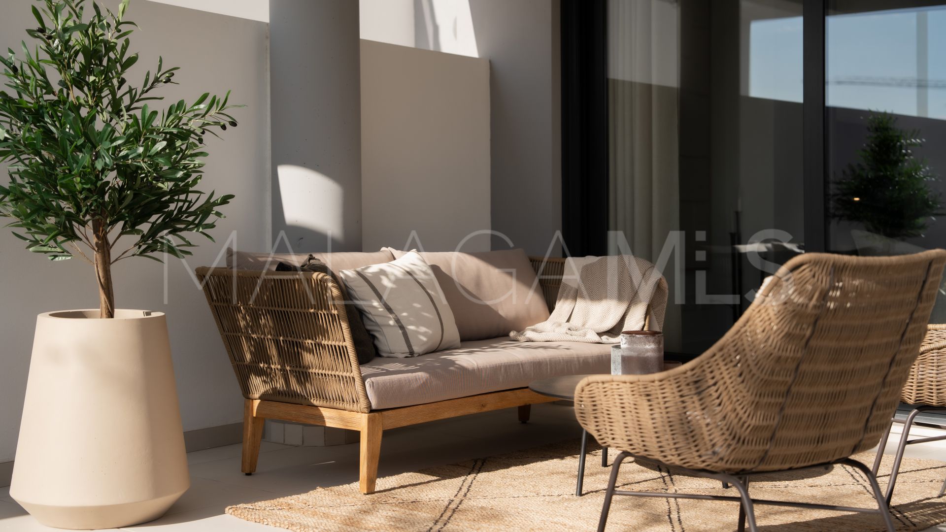 Ground floor apartment with 2 bedrooms for sale in Estepona Town