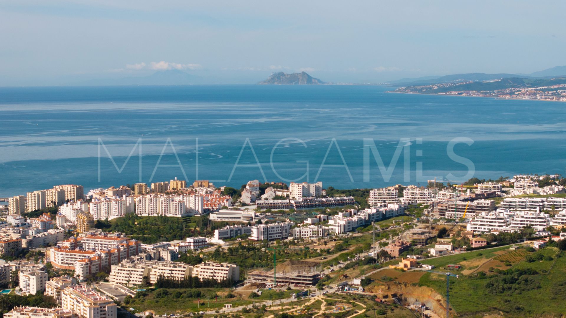 Ground floor apartment with 2 bedrooms for sale in Estepona Town