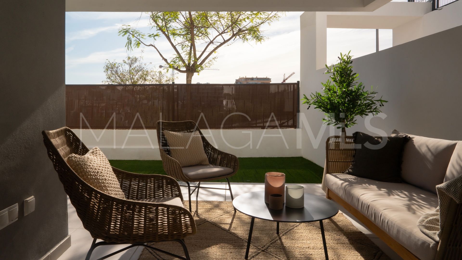 Ground floor apartment with 2 bedrooms for sale in Estepona Town
