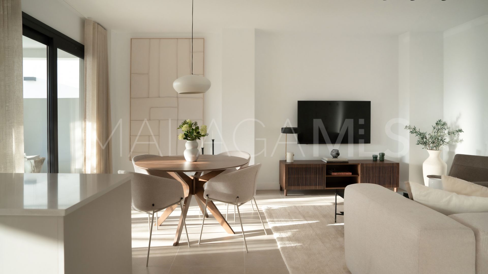 Ground floor apartment with 2 bedrooms for sale in Estepona Town