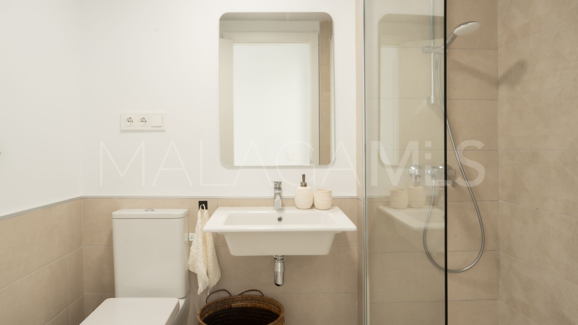 Ground floor apartment with 2 bedrooms for sale in Estepona Town