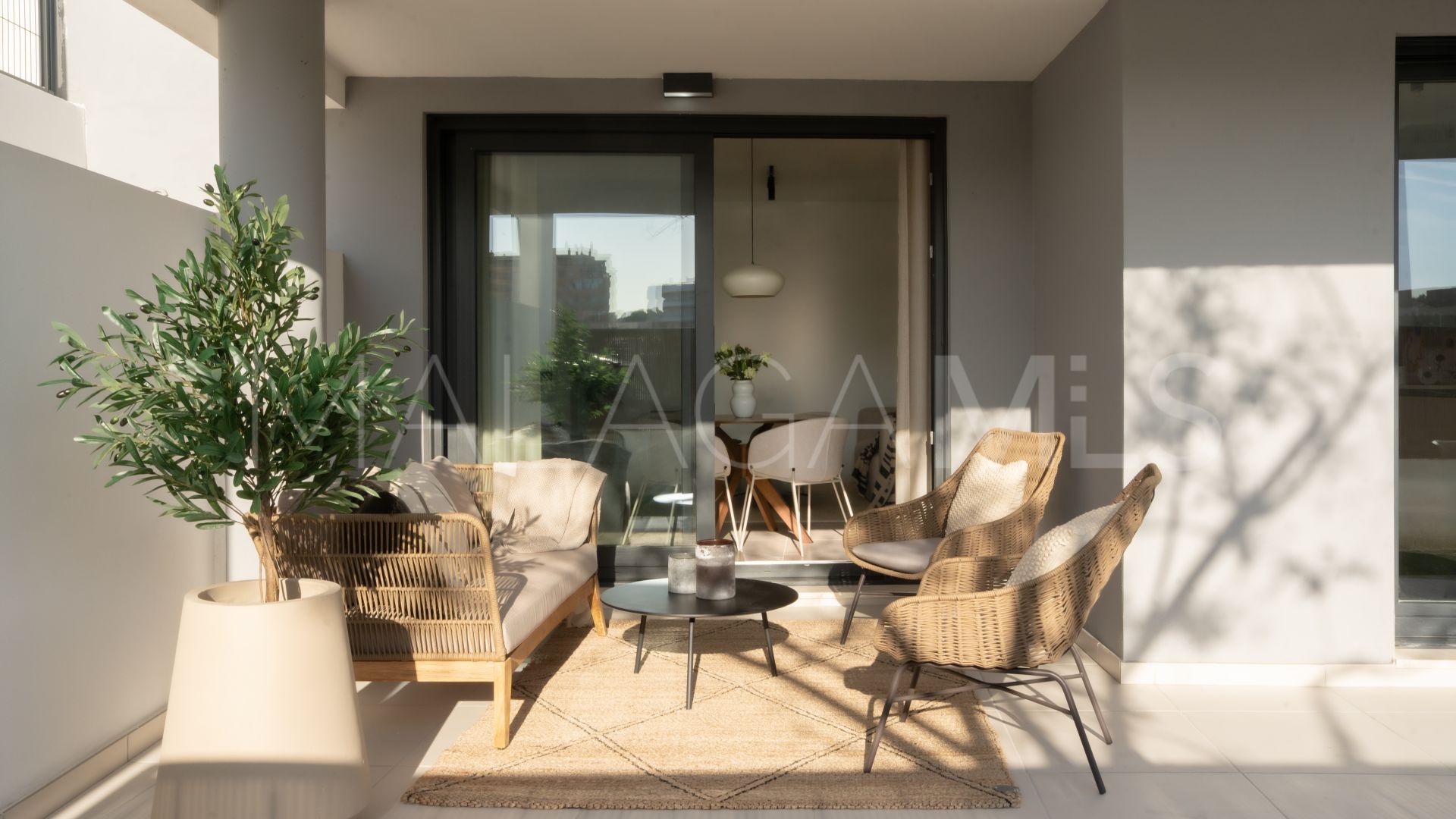 Ground floor apartment with 2 bedrooms for sale in Estepona Town