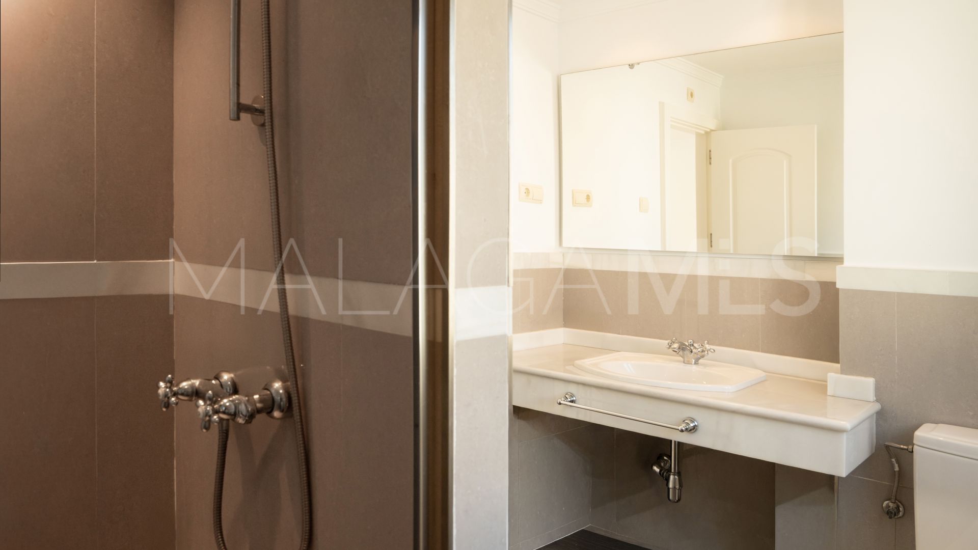 Villa for sale in La Resina Golf