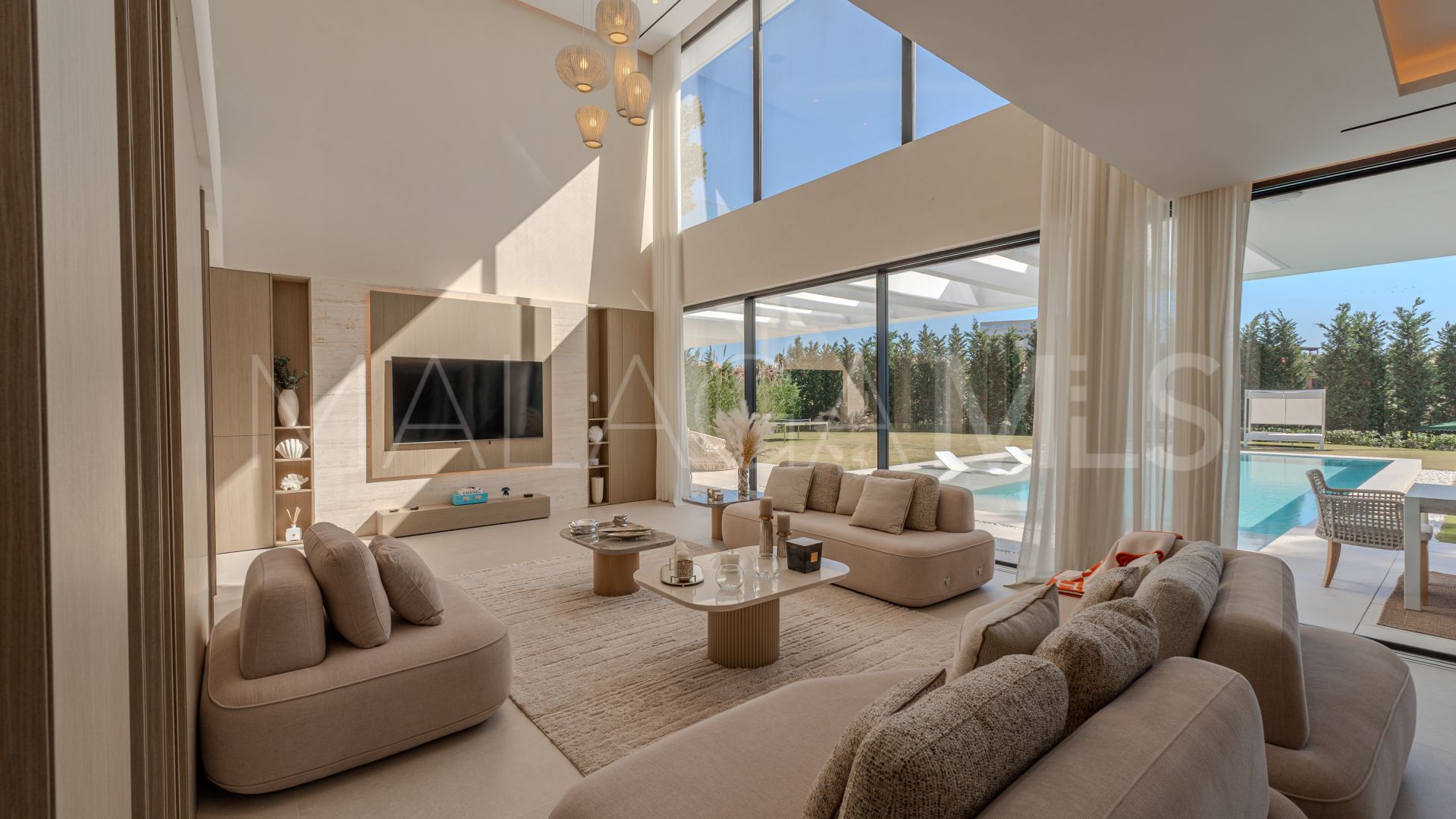 Villa for sale in Los Monteros