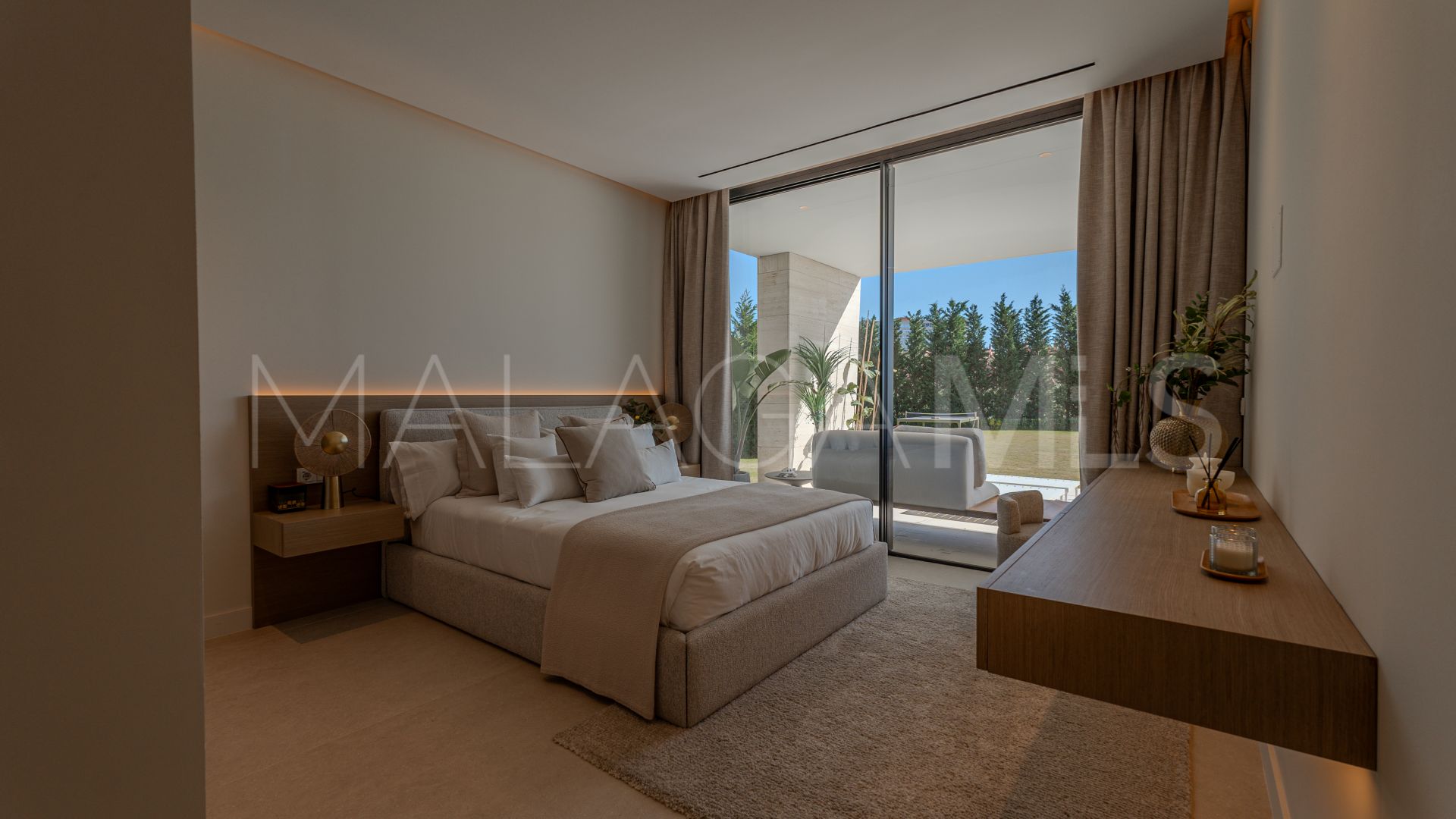 Villa for sale in Los Monteros