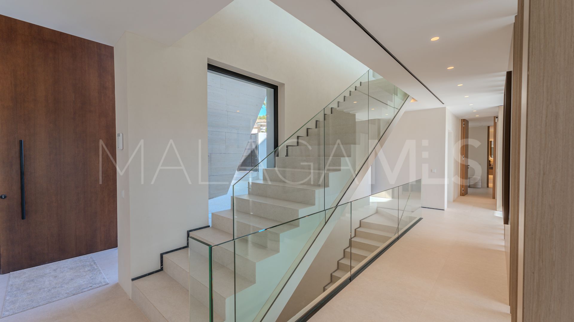 Villa for sale in Los Monteros