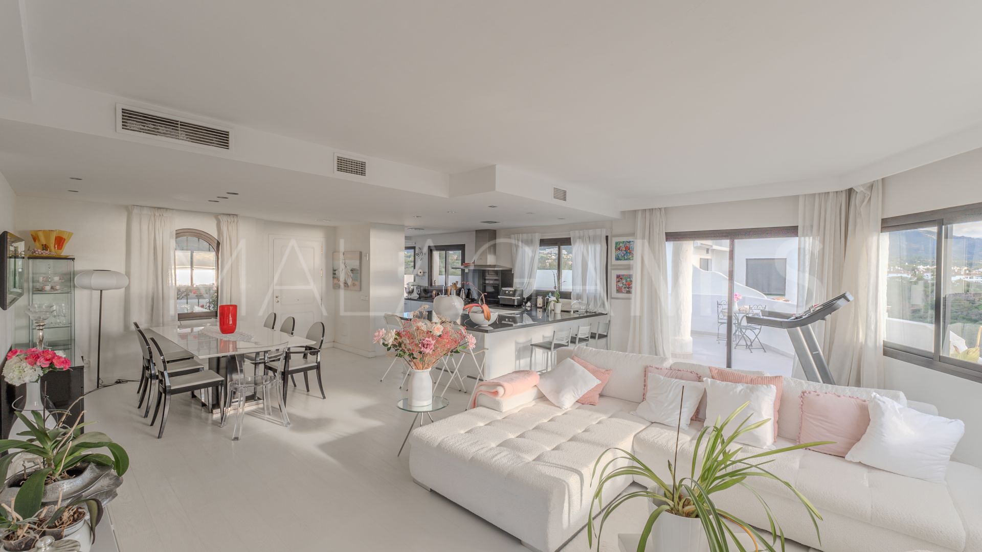 For sale Coto Real 2 bedrooms apartment