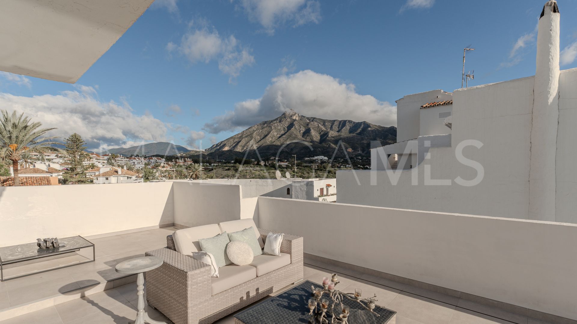For sale Coto Real 2 bedrooms apartment